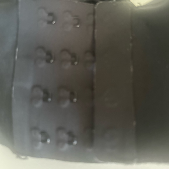 Victoria's Secret Black Bra with Lace Detail - Picture 8 of 10